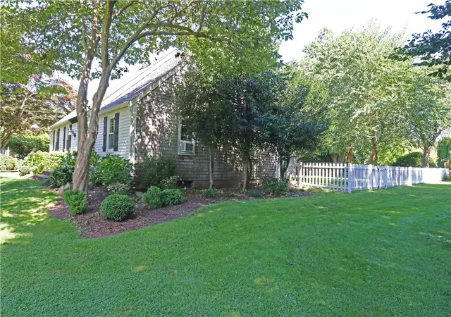 Photo 4 of Single family home for sale at 5 North Dr, Middletown, RI 02842 | MLS# 1422086 | Listing updated on 2026-09-24