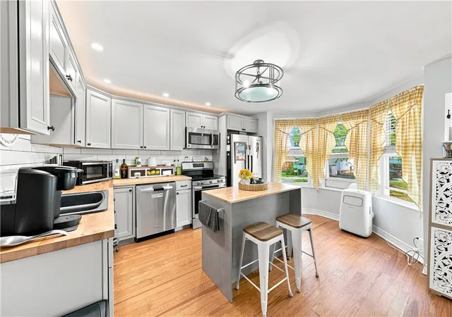 Photo 2 of Single family home for sale at 185 Hilton St, Tiverton, RI 02878 | MLS# 1422097 | Listing updated on 2026-10-06