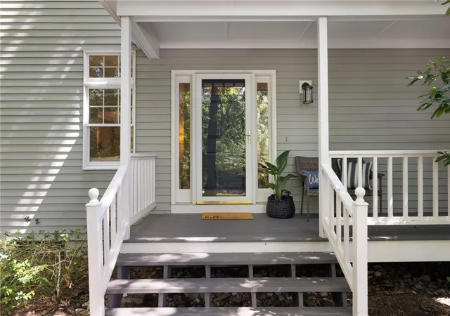Photo 1 of Single family home for sale at 4 Stonecarry Way, East Greenwich, RI 02818 | MLS# 1422102 | Listing updated on 2026-09-13