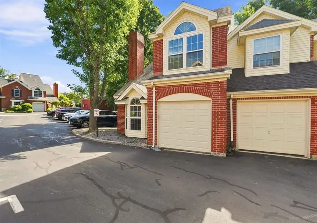 Photo 2 of Sale Pending at 626 Smithfield Rd #604, North Providence, RI 02904 | MLS# 1421980 | Listing updated on 2026-09-30