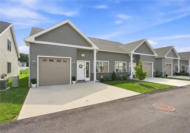 Photo 3 of Condo for sale at 6 W Valley Cir, West Warwick, RI 02893 | MLS# 1422048 | Listing updated on 2026-09-12