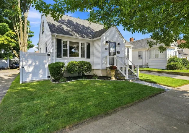 Photo 3 of Single family home for sale at 71 Petteys Ave, Providence, RI 02909 | MLS# 1422009 | Listing updated on 2026-09-09