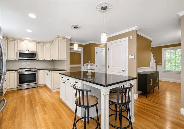 Photo 4 of Single family home for sale at 2254 Division Rd, East Greenwich, RI 02818 | MLS# 1421936 | Listing updated on 2026-09-13