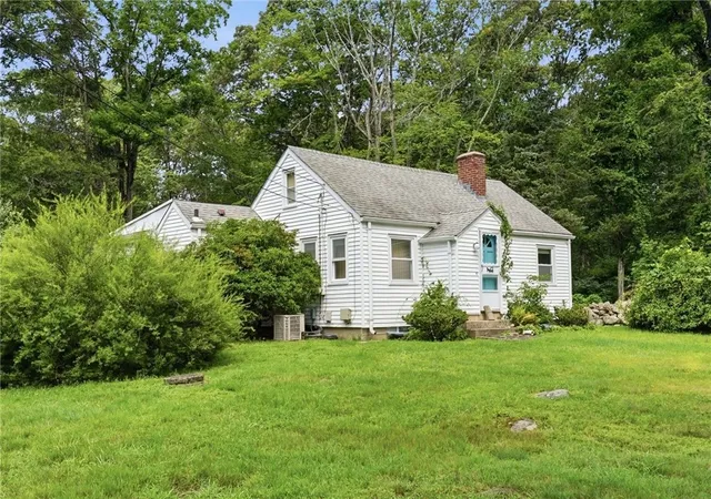 Photo 3 of Single family home for sale at 1639 S County Trl, East Greenwich, RI 02818 | MLS# 1422112 | Listing updated on 2026-09-08