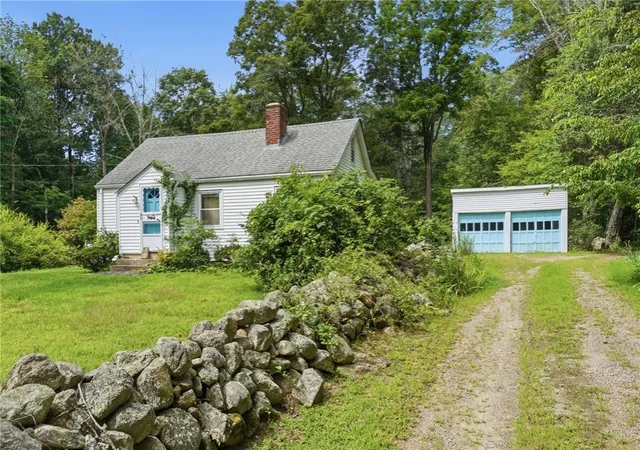 Photo 3 of Single family home for sale at 1639 S County Trl, East Greenwich, RI 02818 | MLS# 1422112 | Listing updated on 2026-09-08