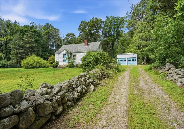 Photo 4 of Single family home for sale at 1639 S County Trl, East Greenwich, RI 02818 | MLS# 1422112 | Listing updated on 2026-09-08