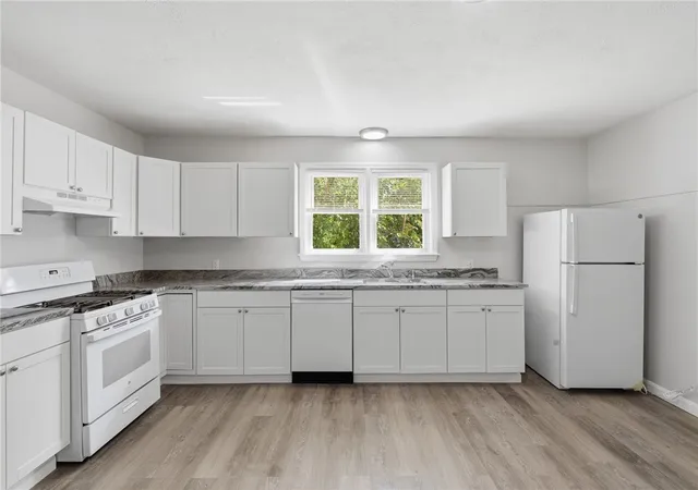 Photo 2 of Sale Pending at 70 Veazie St, Providence, RI 02908 | MLS# 1422101 | Listing updated on 2026-09-29