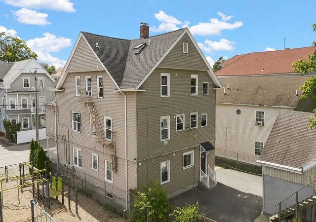 Photo 3 of Sale Pending at 61 Glenham St, Providence, RI 02907 | MLS# 1422162 | Listing updated on 2026-09-23