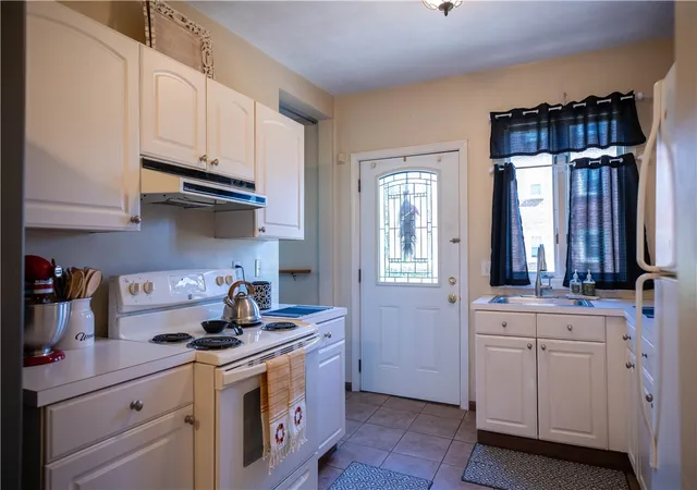 Photo 2 of Single family home for sale at 21 Madison St, Warwick, RI 02888 | MLS# 1422172 | Listing updated on 2026-09-14