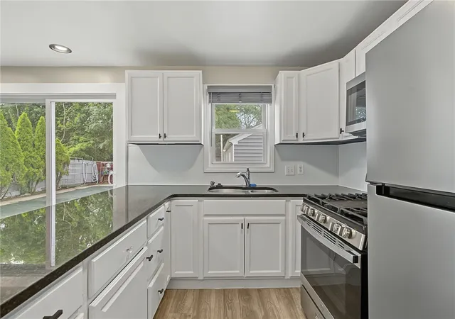 Photo 3 of Sale Pending at 15 Don Ct, Pawtucket, RI 02861 | MLS# 1422166 | Listing updated on 2026-10-19