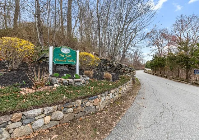 Photo 2 of Single family home for sale at 189 Delano Dr, North Kingstown, RI 02852 | MLS# 1421968 | Listing updated on 2026-10-02