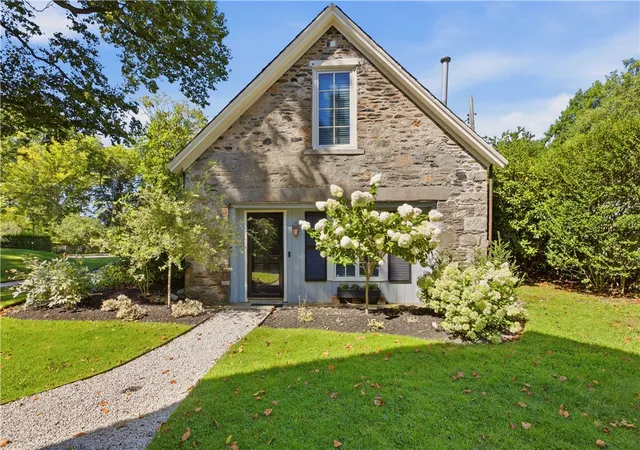 Photo 1 of Sale Pending at 453 Bellevue Ave #CH, Newport, RI 02840 | MLS# 1422061 | Listing updated on 2026-09-14