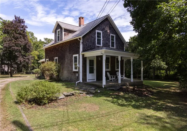 Photo 3 of Single family home for sale at 46 Carr Ln, Jamestown, RI 02835 | MLS# 1422233 | Listing updated on 2026-09-13