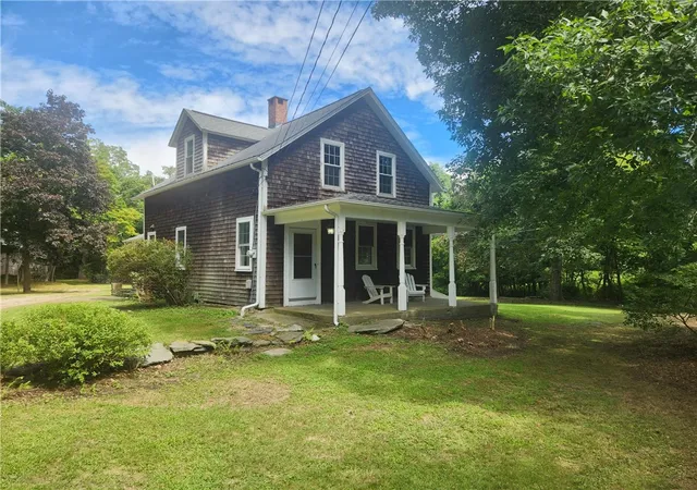 Photo 3 of Single family home for sale at 46 Carr Ln, Jamestown, RI 02835 | MLS# 1422233 | Listing updated on 2026-09-13