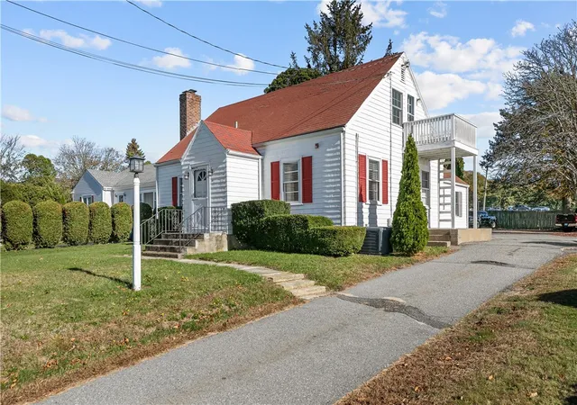 Photo 2 of Single family home for sale at 74 Valley Rd, Middletown, RI 02842 | MLS# 1422293 | Listing updated on 2026-09-13