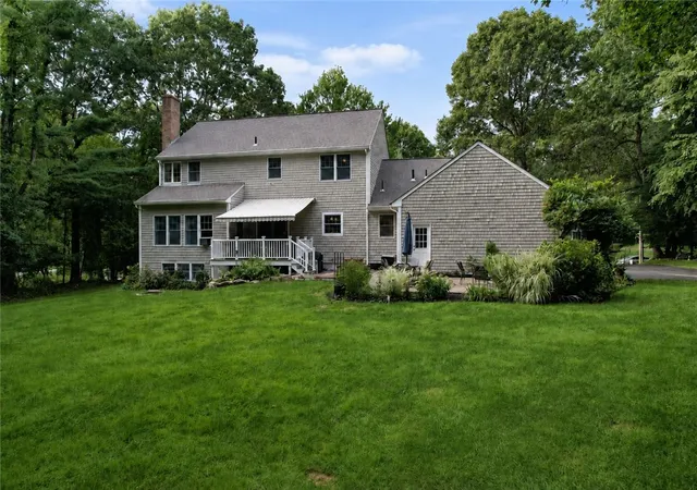 Photo 3 of Single family home for sale at 109 Woodridge Dr, Saunderstown, RI 02874 | MLS# 1422266 | Listing updated on 2026-09-23