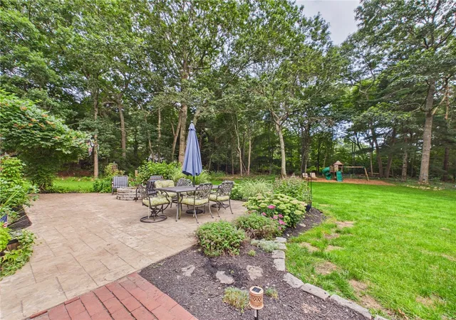 Photo 4 of Single family home for sale at 109 Woodridge Dr, Saunderstown, RI 02874 | MLS# 1422266 | Listing updated on 2026-09-23