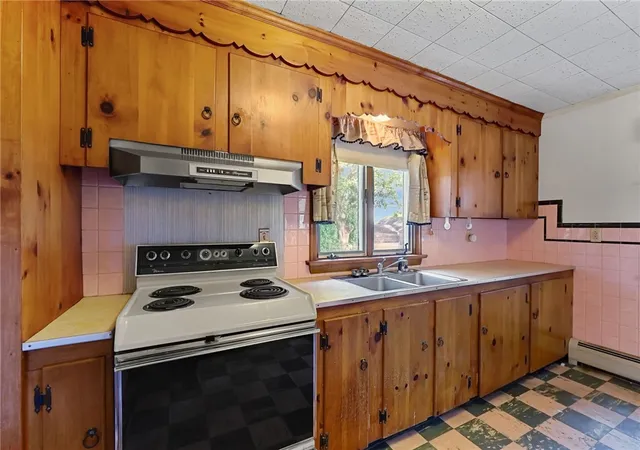 Photo 4 of Sale Pending at 5 Robert Ave, Portsmouth, RI 02871 | MLS# 1422326 | Listing updated on 2026-09-14
