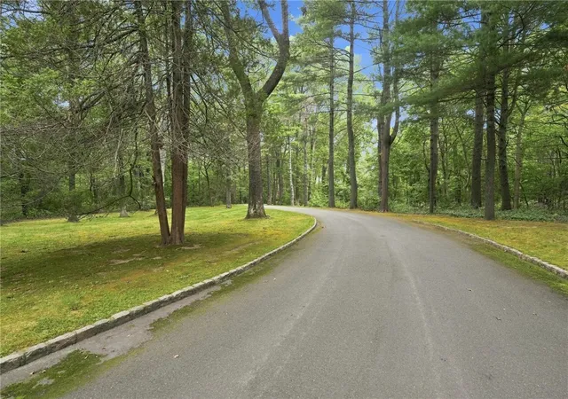 Photo 3 of Single family home for sale at 275 Forge Rd, North Kingstown, RI 02852 | MLS# 1422071 | Listing updated on 2026-09-13