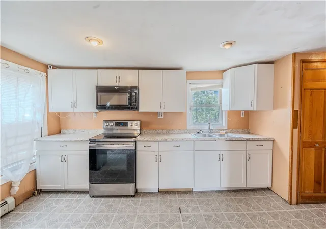 Photo 4 of Single family home for sale at 738 Lonsdale Ave, Central Falls, RI 02863 | MLS# 1422339 | Listing updated on 2026-09-13