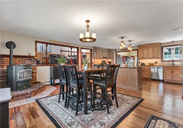 Photo 3 of Sale Pending at 139 Ray Ave, Woonsocket, RI 02895 | MLS# 1421964 | Listing updated on 2026-10-06