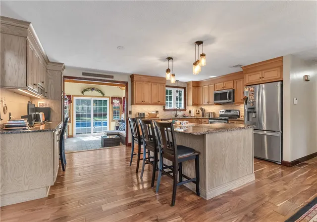 Photo 4 of Sale Pending at 139 Ray Ave, Woonsocket, RI 02895 | MLS# 1421964 | Listing updated on 2026-10-06