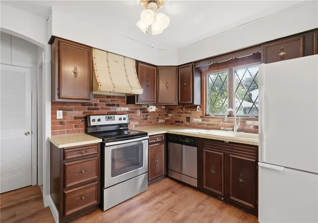 Photo 3 of Single family home for sale at 80 Knollwood Ave, Cranston, RI 02910 | MLS# 1422213 | Listing updated on 2026-10-04