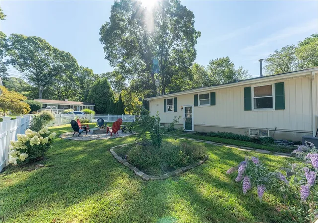 Photo 4 of Single family home for sale at 4 Wake Robin Trl, Saunderstown, RI 02874 | MLS# 1421677 | Listing updated on 2026-09-12