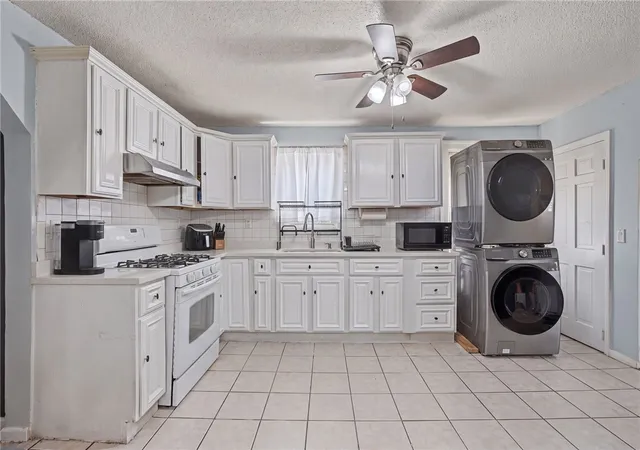 Photo 3 of Single family home for sale at 19 Carr St, Providence, RI 02905 | MLS# 1422371 | Listing updated on 2026-09-14