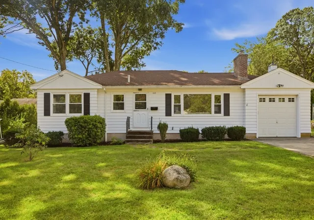 Photo 1 of Single family home for sale at 205 Lincoln Ave, Barrington, RI 02806 | MLS# 1420764 | Listing updated on 2026-09-14
