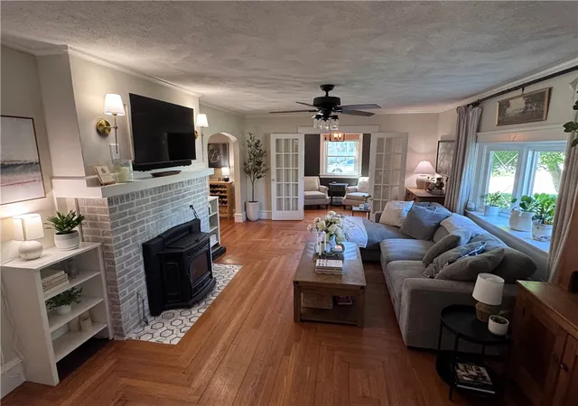 Photo 4 of Sale Pending at 102 Hillard Ave, Warwick, RI 02886 | MLS# 1422412 | Listing updated on 2026-09-19
