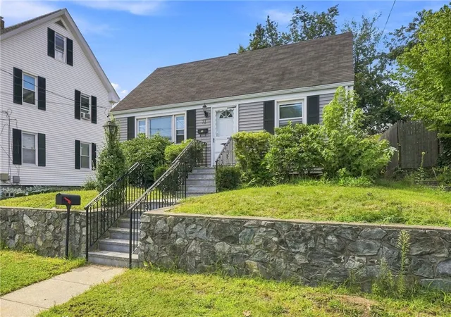Photo 3 of Single family home for sale at 71 Ash Ave, Cranston, RI 02910 | MLS# 1422419 | Listing updated on 2026-09-13