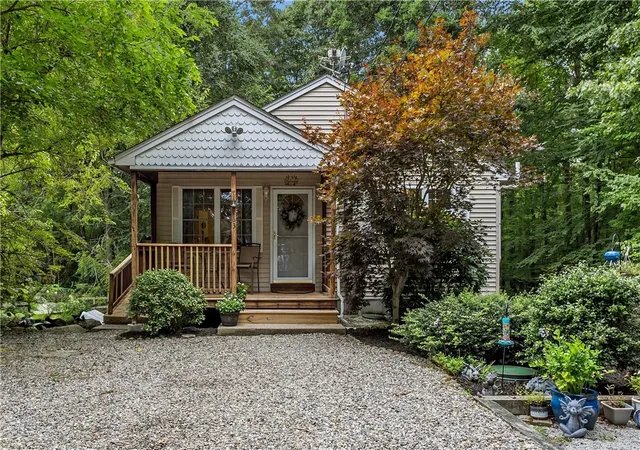 Photo 2 of Single family home for sale at 163 Lake Washington Dr, Chepachet, RI 02814 | MLS# 1422058 | Listing updated on 2026-10-04