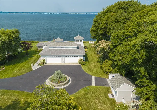 Photo 4 of Single family home for sale at 343 Rumstick Rd, Barrington, RI 02806 | MLS# 1421458 | Listing updated on 2026-10-09