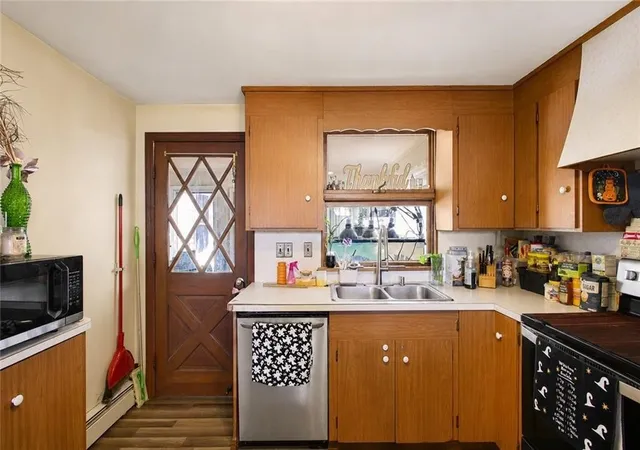 Photo 3 of Single family home for sale at 68 Ledge St, Central Falls, RI 02863 | MLS# 1422409 | Listing updated on 2026-09-18