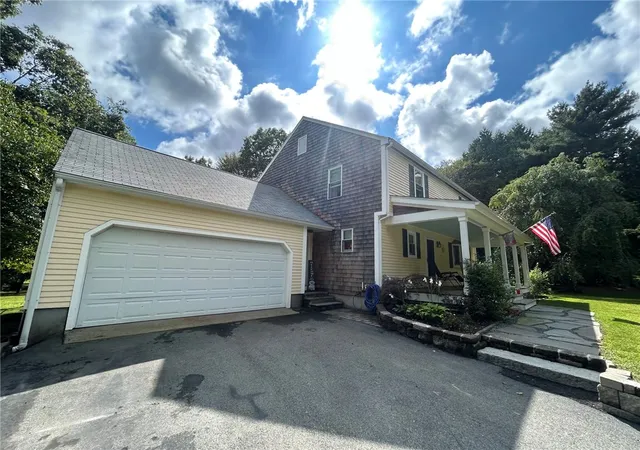 Photo 3 of Single family home for sale at 49 Captains Cir, Tiverton, RI 02878 | MLS# 1422494 | Listing updated on 2026-10-07