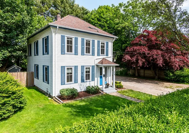 Photo 1 of Single family home for sale at 475 Woodruff Ave, Wakefield, RI 02879 | MLS# 1422510 | Listing updated on 2026-09-08