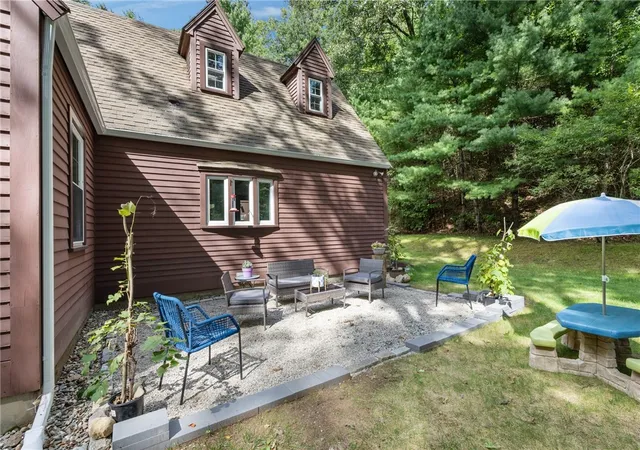 Photo 4 of Single family home for sale at 15 Paine District Rd, Woodstock, CT 06281 | MLS# 1422207 | Listing updated on 2026-09-15