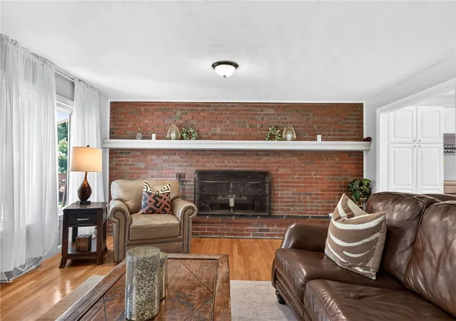 Photo 4 of Sale Pending at 215 Mendon Rd, North Attleboro, MA 02760 | MLS# 1422426 | Listing updated on 2026-10-06