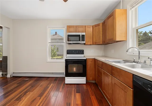 Photo 4 of Sale Pending at 92 Chestnut Ave, Cranston, RI 02910 | MLS# 1422432 | Listing updated on 2026-09-13