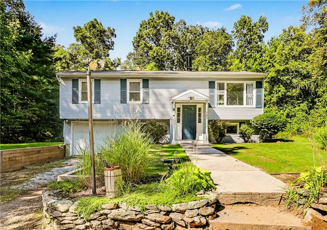 Photo 2 of Single family home for sale at 505 Snake Hl Rd, North Scituate, RI 02857 | MLS# 1422536 | Listing updated on 2026-09-12