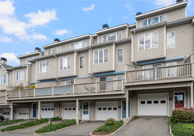 Photo 4 of Condo for sale at 325 North Ln #325, Bristol, RI 02809 | MLS# 1422574 | Listing updated on 2026-09-21