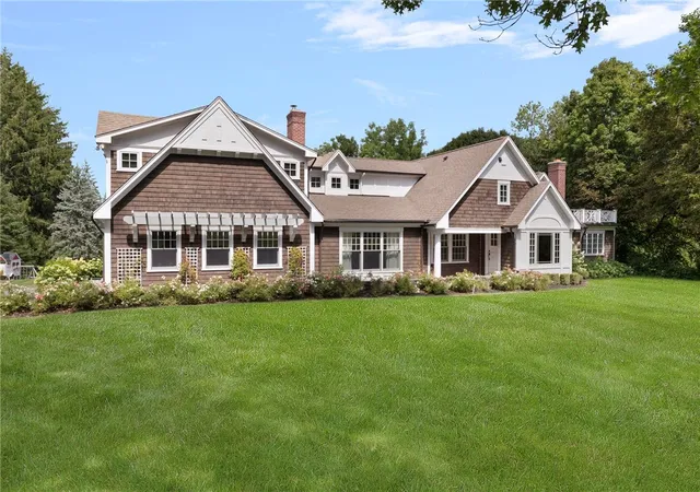 Photo 2 of Sale Pending at 543 Woonsocket Hl Rd, North Smithfield, RI 02896 | MLS# 1422599 | Listing updated on 2026-09-29