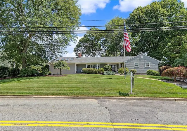 Photo 4 of Single family home for sale at 210 Wildflower Dr, Cranston, RI 02921 | MLS# 1422618 | Listing updated on 2026-09-21