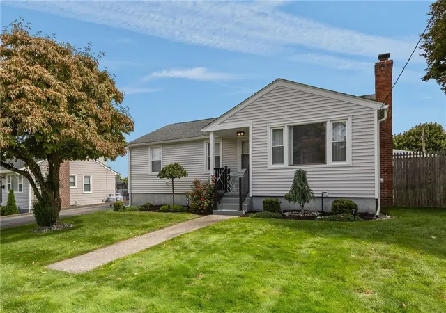 Photo 3 of Sale Pending at 10 Summit Ave, Johnston, RI 02919 | MLS# 1422581 | Listing updated on 2026-09-21