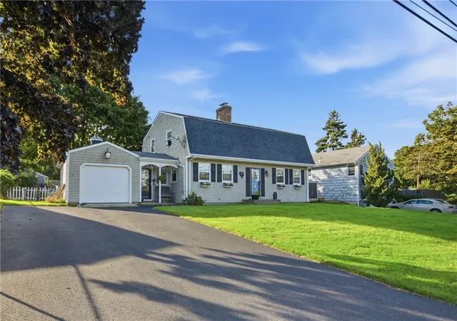 Photo 1 of Single family home for sale at 11 Linda Ave, Portsmouth, RI 02871 | MLS# 1422642 | Listing updated on 2026-10-19