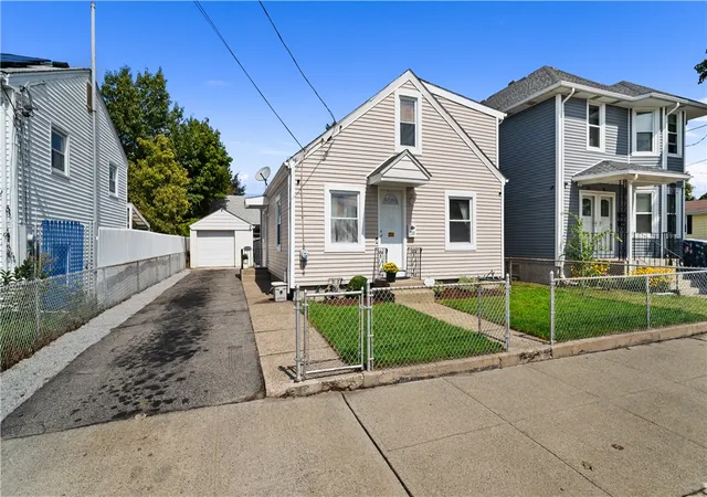 Photo 2 of Sale Pending at 250 Benefit St, Pawtucket, RI 02861 | MLS# 1422499 | Listing updated on 2026-09-20