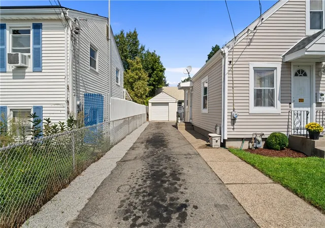 Photo 3 of Sale Pending at 250 Benefit St, Pawtucket, RI 02861 | MLS# 1422499 | Listing updated on 2026-09-20