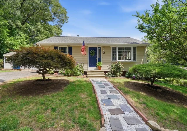 Photo 3 of Single family home for sale at 12 View St, Lincoln, RI 02865 | MLS# 1422506 | Listing updated on 2026-10-18