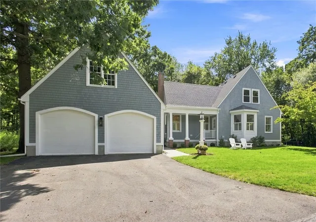 Photo 2 of Single family home for sale at 4 Woodhaven Rd, Barrington, RI 02806 | MLS# 1422554 | Listing updated on 2026-09-14